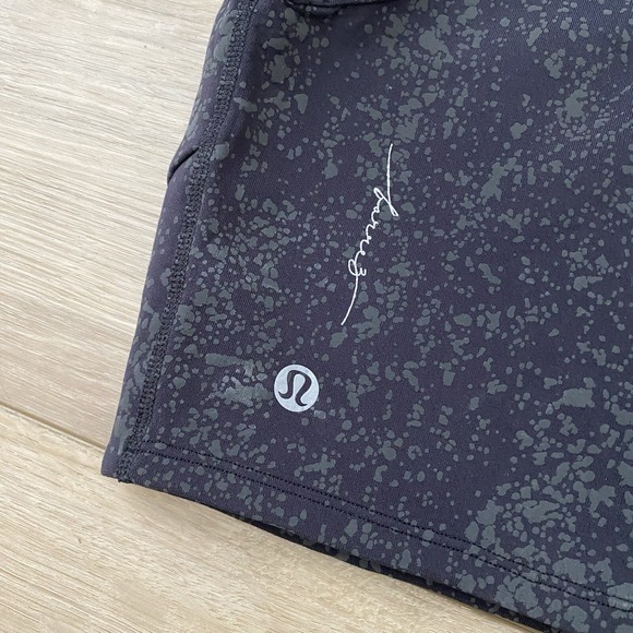 Lululemon Energetic Edge Crop Tank Womens Size 6 Black Barre Gym All Over Print - Picture 3 of 4